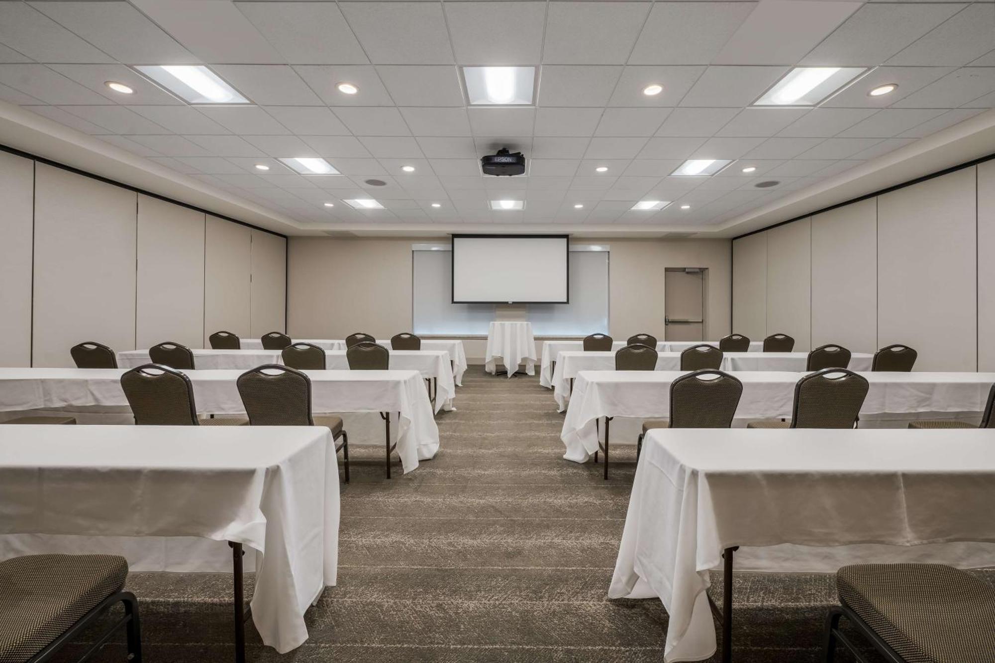 Hilton Garden Inn Rockford Eksteriør bilde